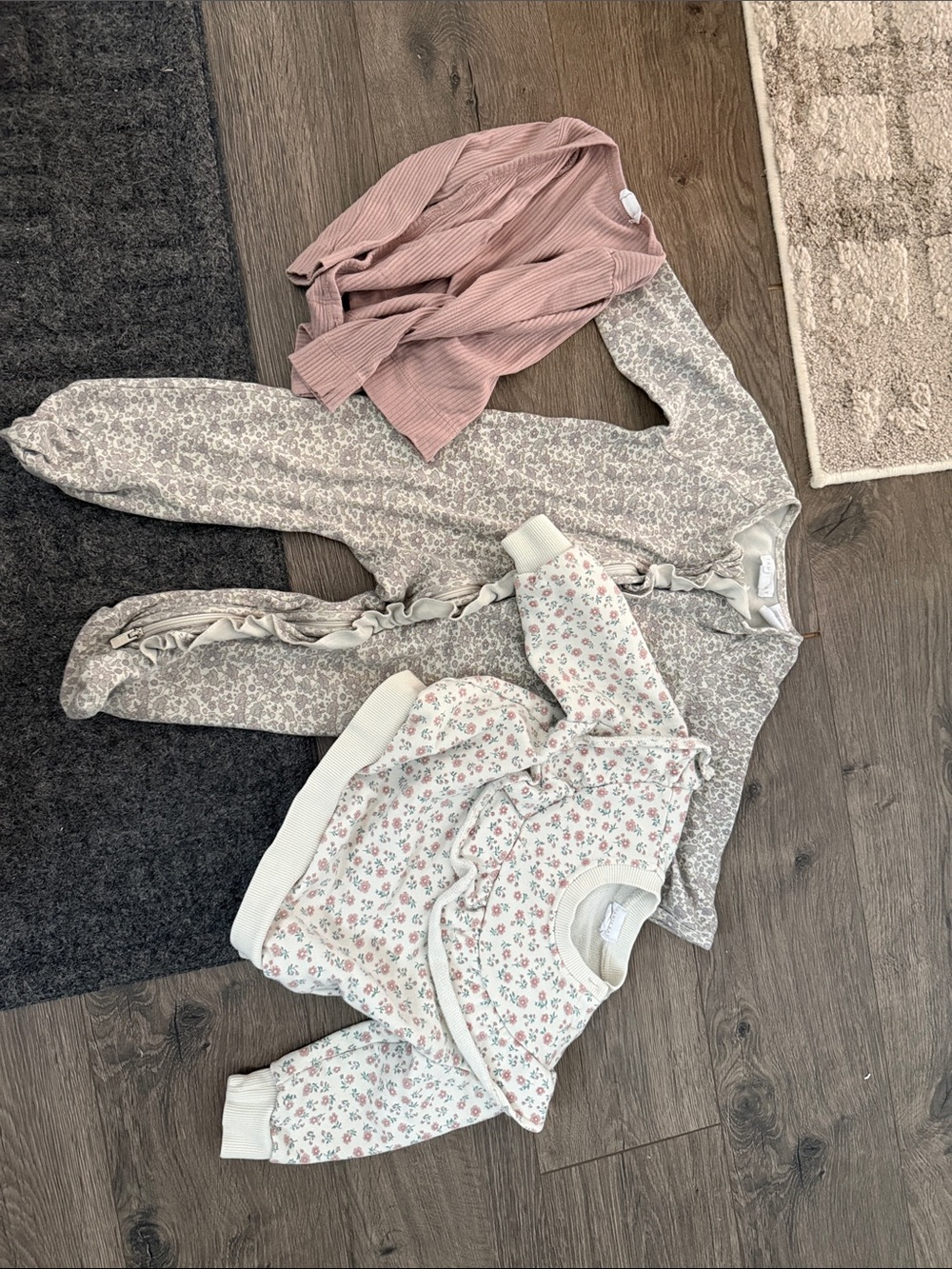 Jamie Kay Lot -  Floral onsie, pullover, sweater - in Preloved/worn condition